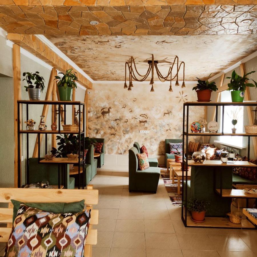 Silkroad Guesthouse Bishkek Ngoại thất bức ảnh