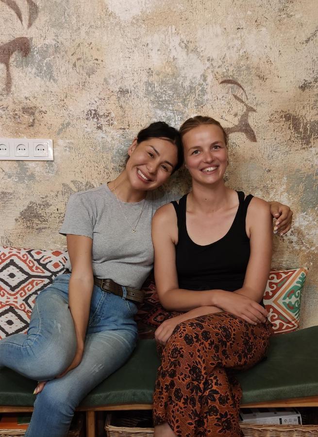 Silkroad Guesthouse Bishkek Ngoại thất bức ảnh