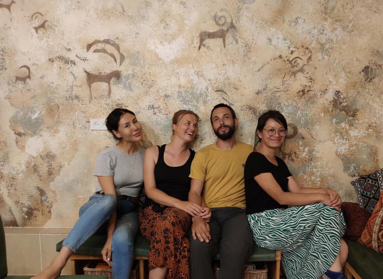 Silkroad Guesthouse Bishkek Ngoại thất bức ảnh