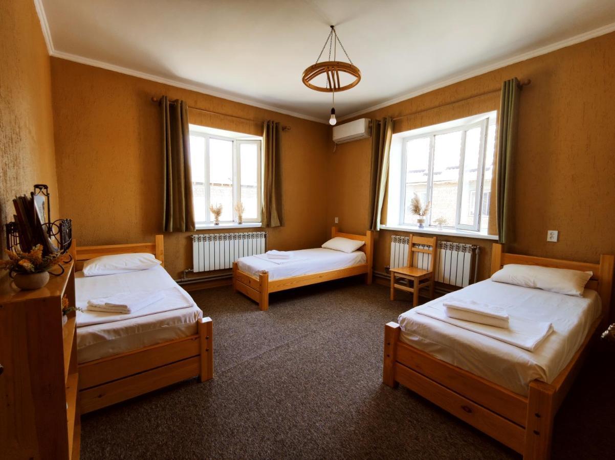 Silkroad Guesthouse Bishkek Ngoại thất bức ảnh