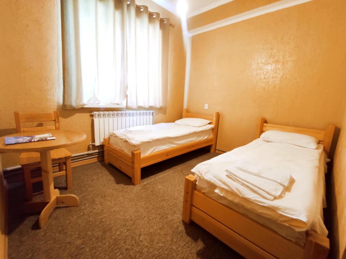 Silkroad Guesthouse Bishkek Ngoại thất bức ảnh