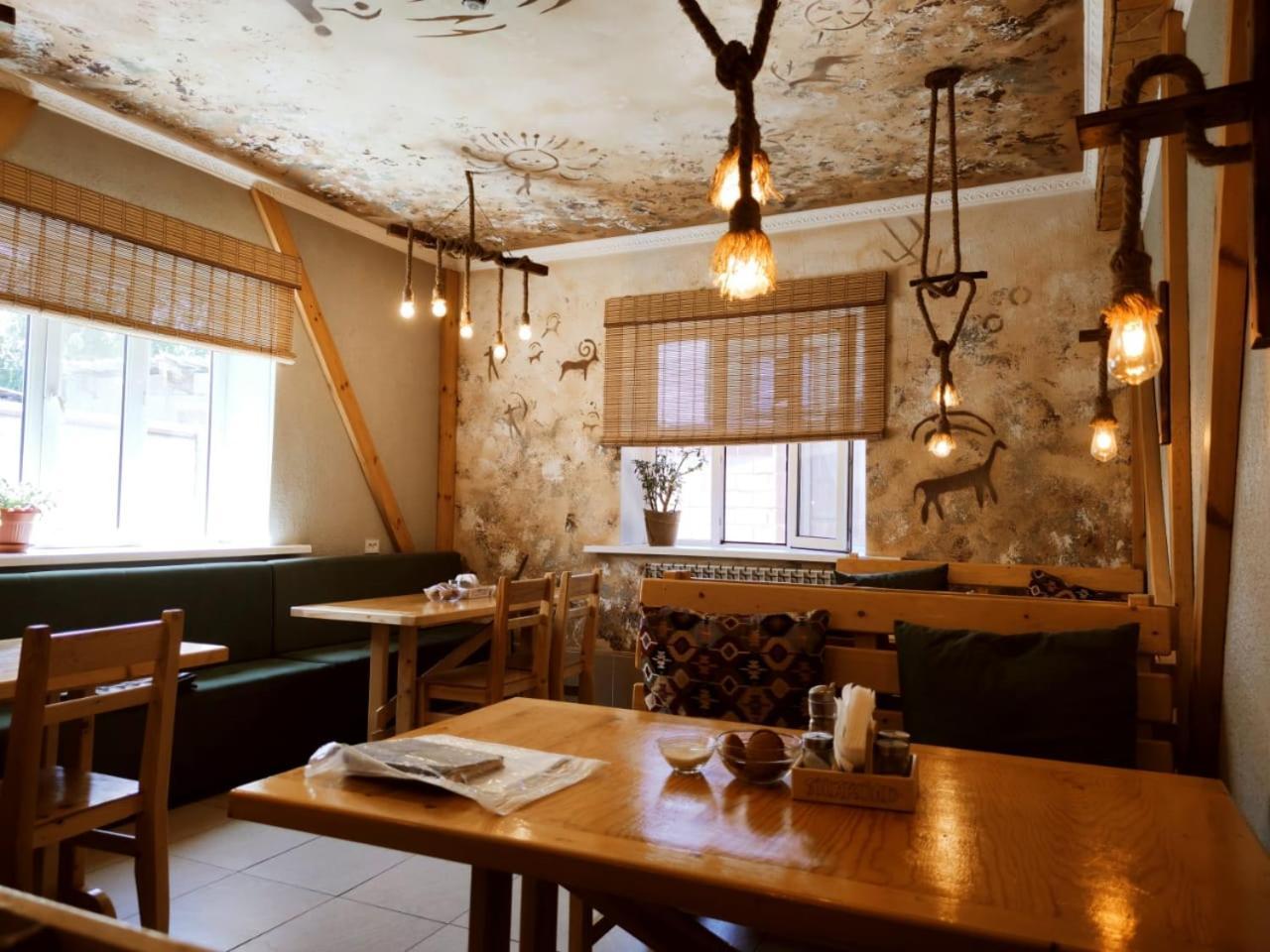 Silkroad Guesthouse Bishkek Ngoại thất bức ảnh