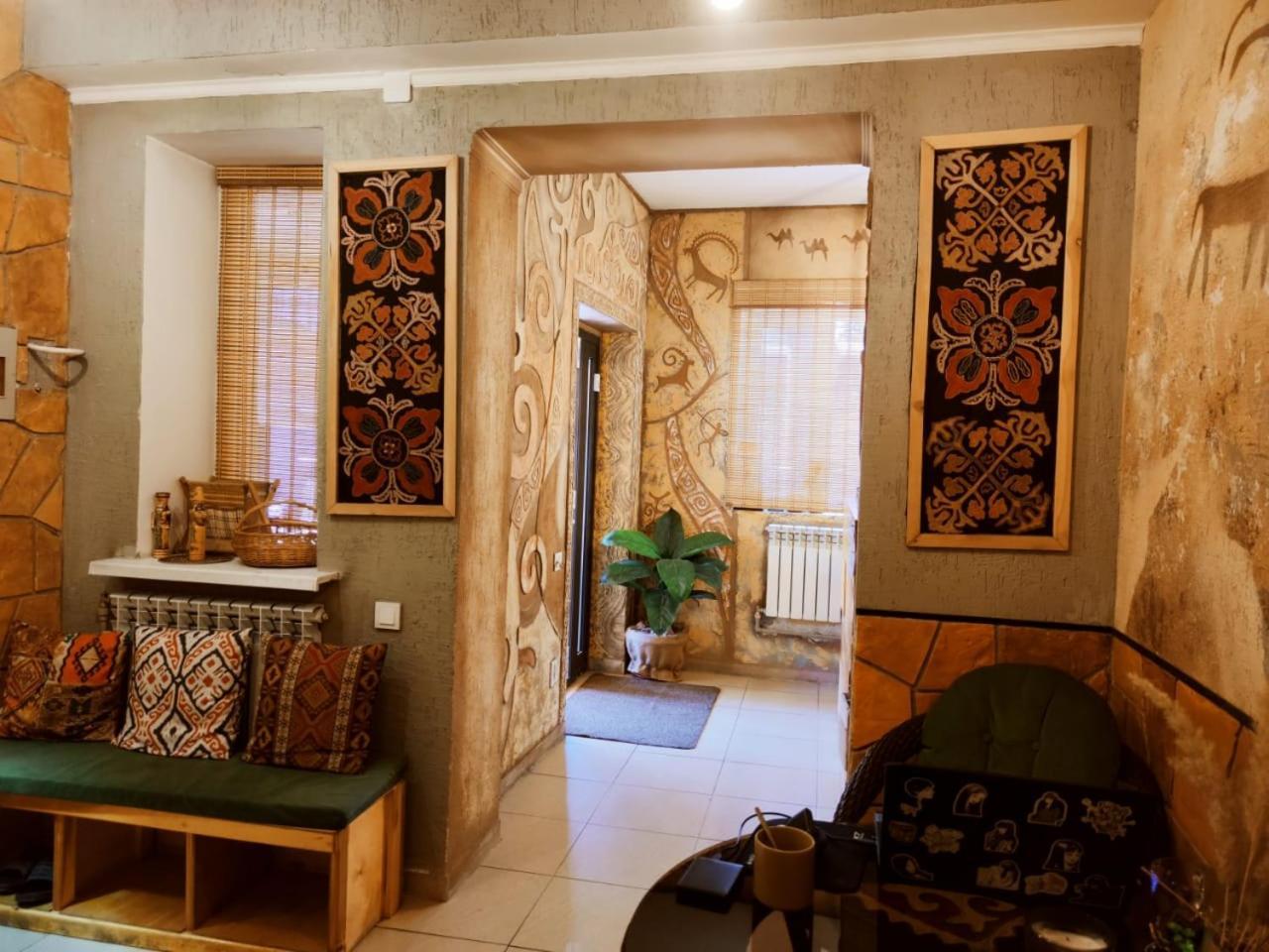 Silkroad Guesthouse Bishkek Ngoại thất bức ảnh