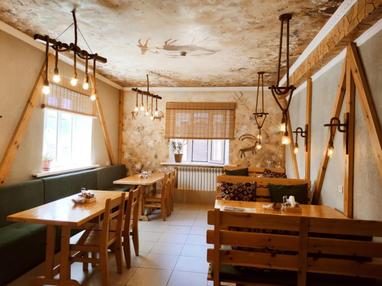 Silkroad Guesthouse Bishkek Ngoại thất bức ảnh