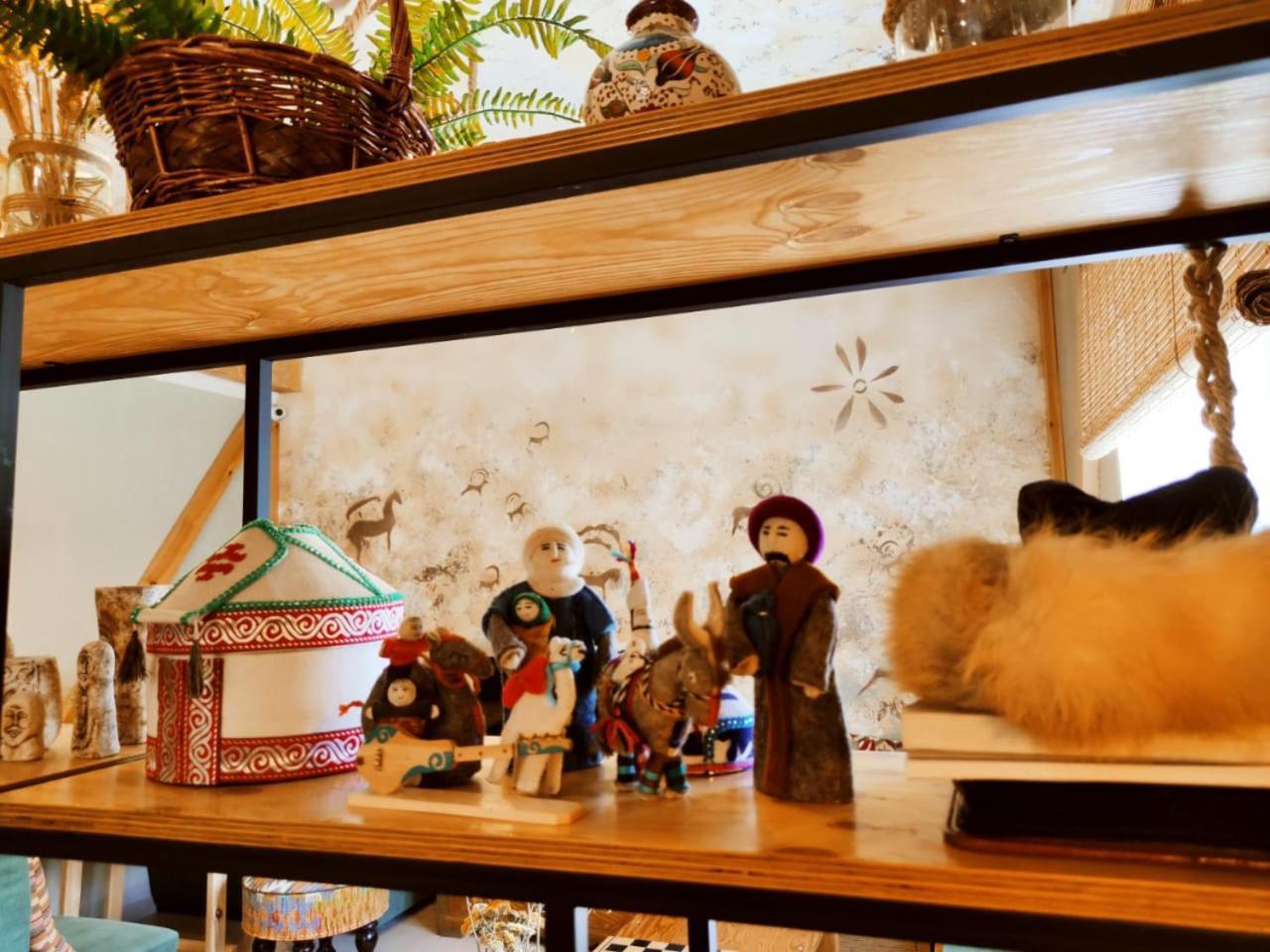 Silkroad Guesthouse Bishkek Ngoại thất bức ảnh